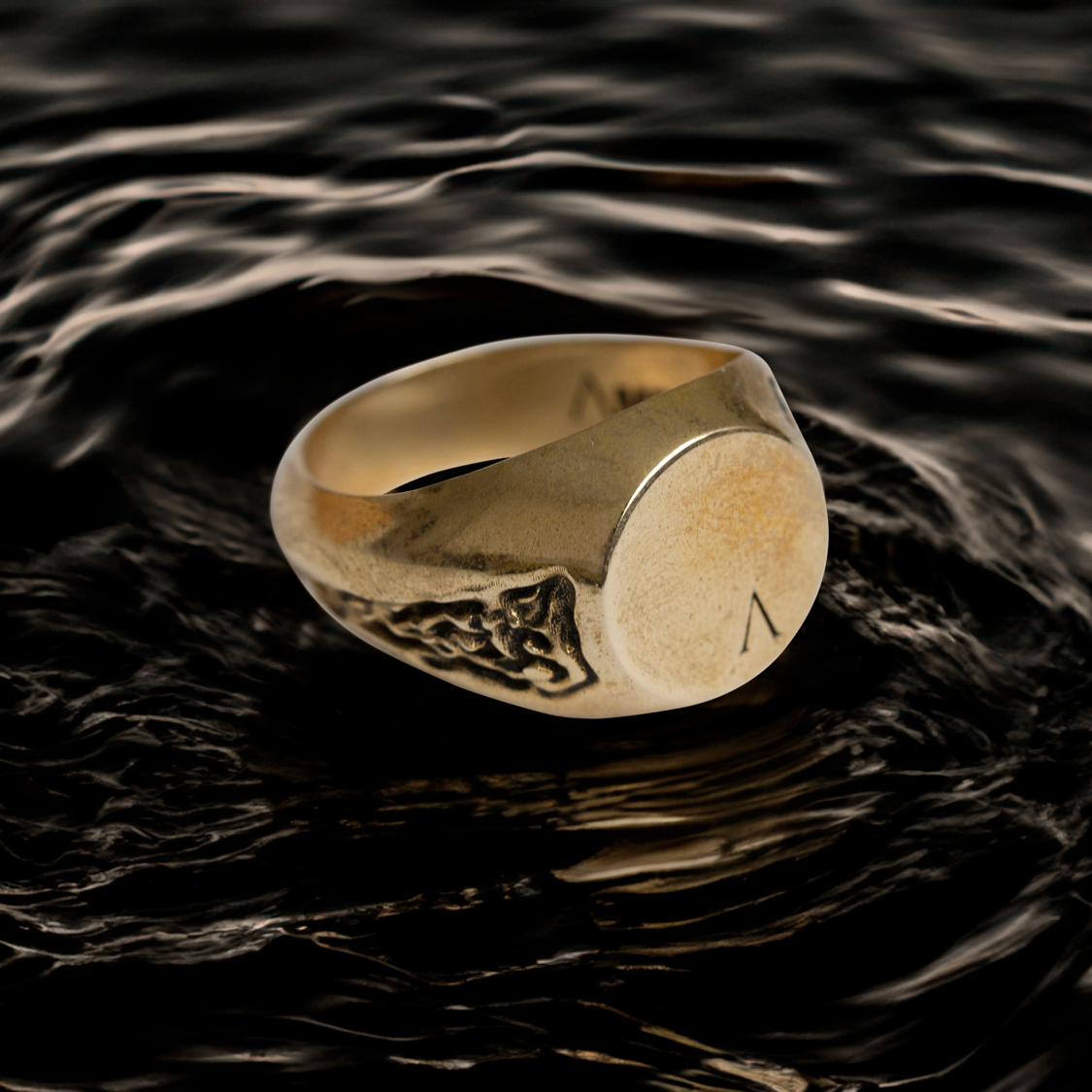 Drip Style Round Signet Ring