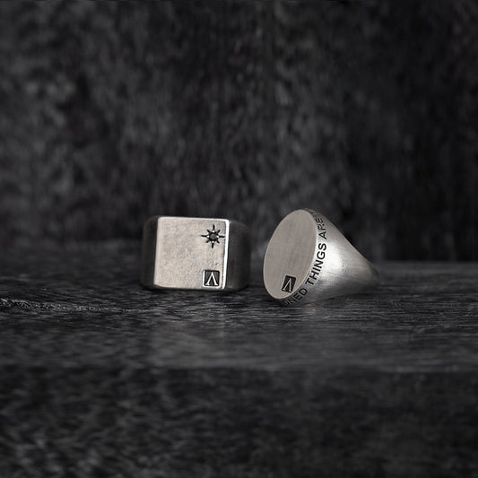 Veni Vidi Vici Signet Oval Ring