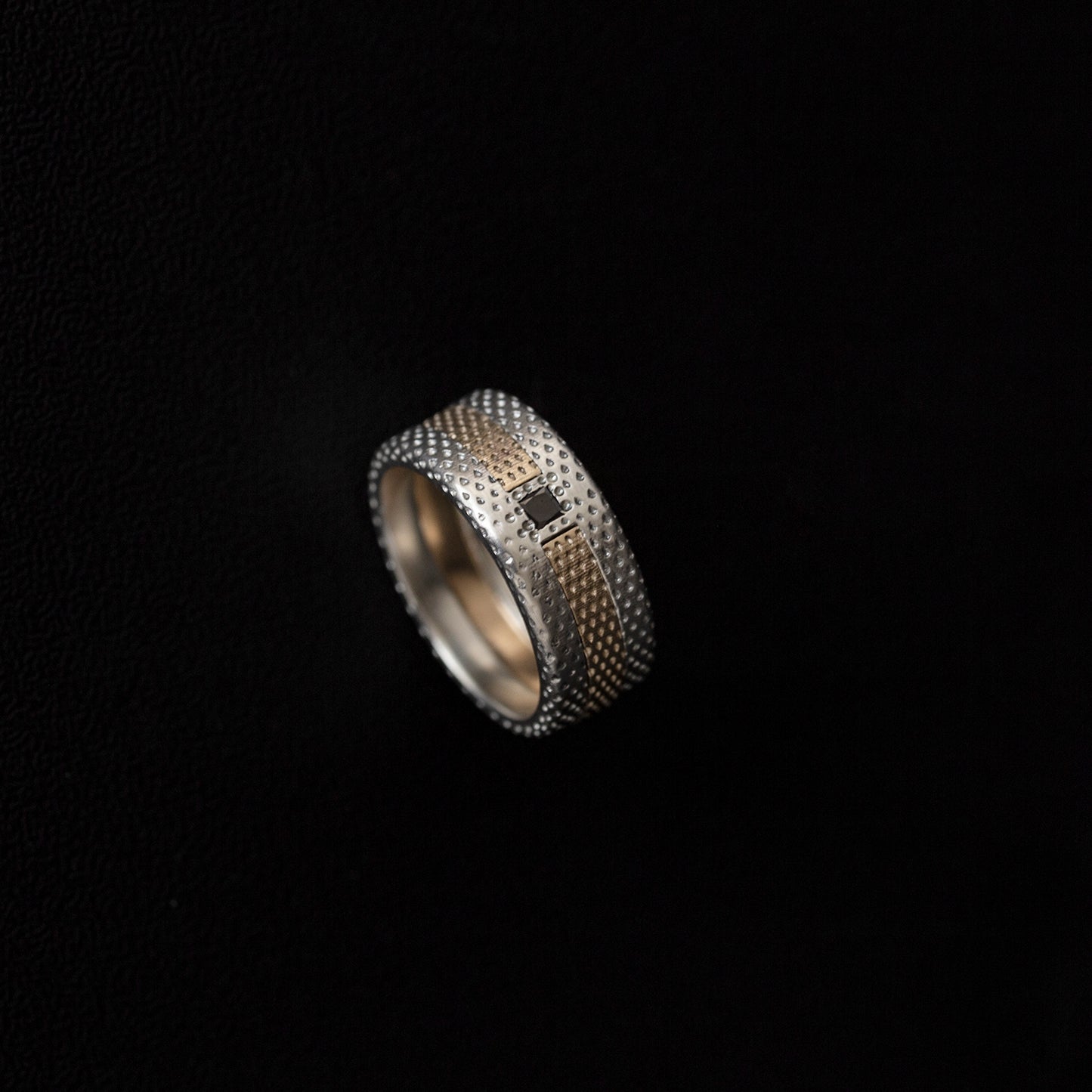 Round interlock diamond double ring