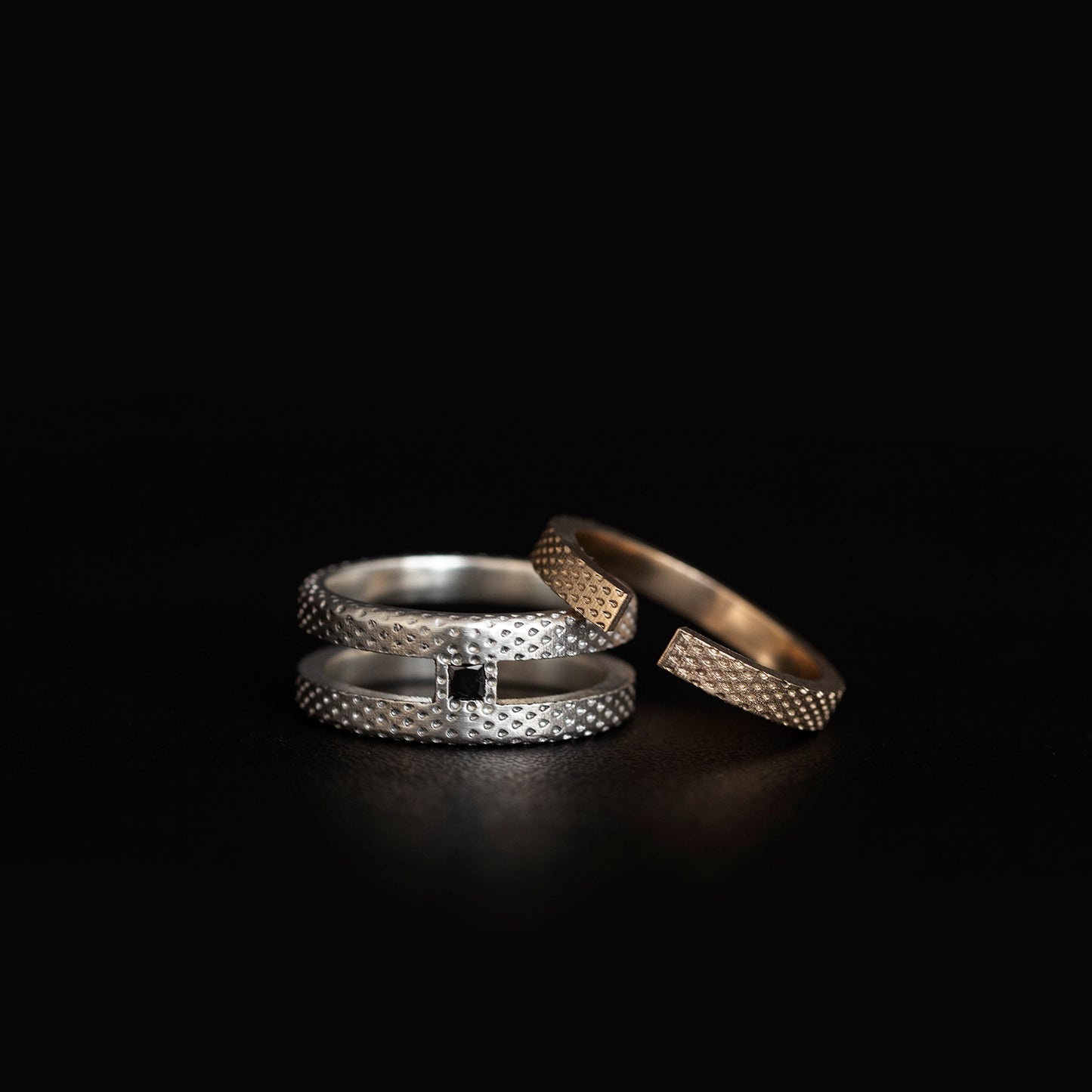 Snakeskin Black Diamond Round Interlock Double Ring